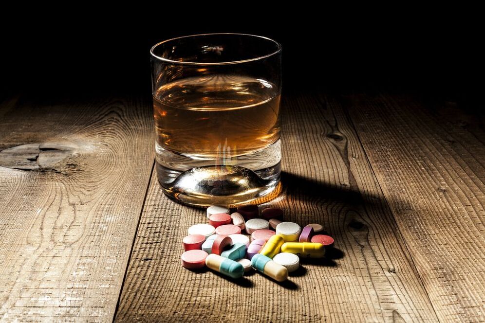 Compatibility between alcohol and antibiotics